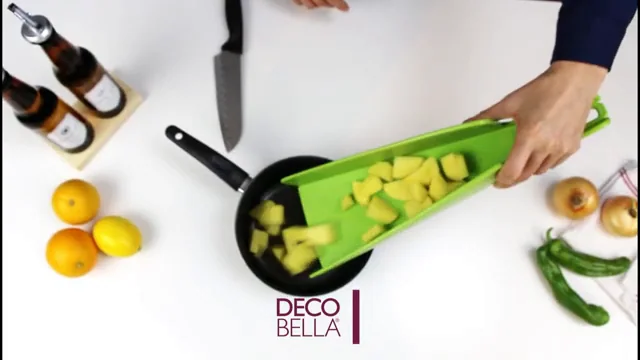 Transfer frame from the official 81146 foldable cutting board campaign film