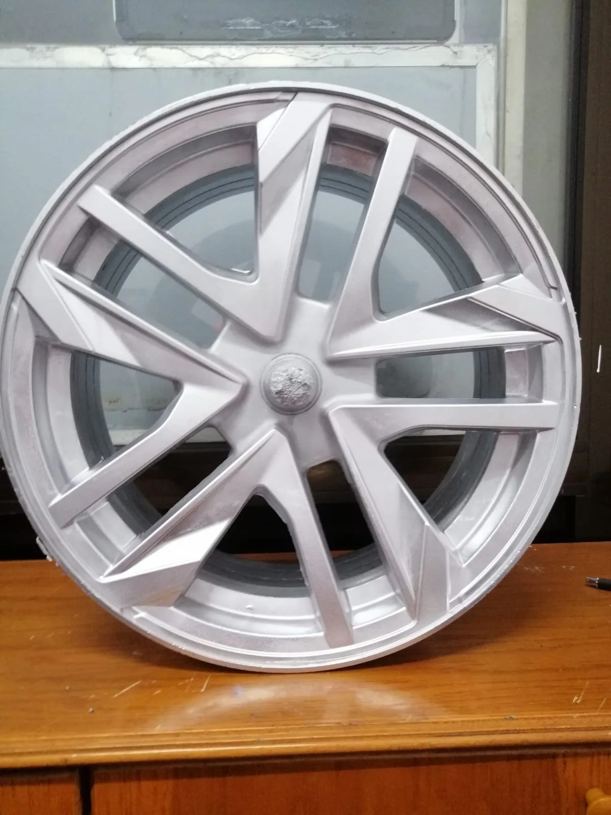 Physical product example from the Kormetal wheel design family
